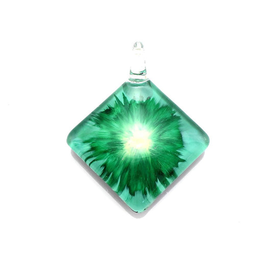 WSWN564 - Green Glass Diamond Pendant Necklace